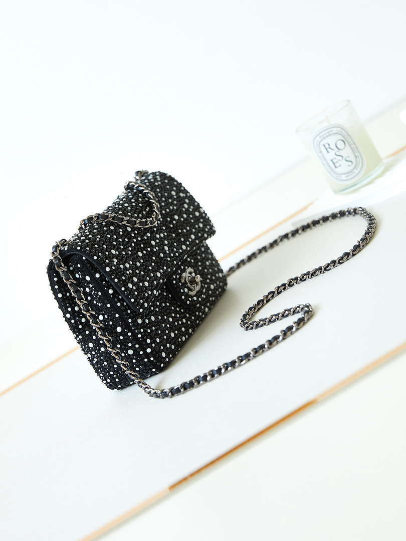 Chanel AS4268 EVENING Bag Strass Crystal Pearls & Ruthenium-Finish Metal - Default Title - View 3