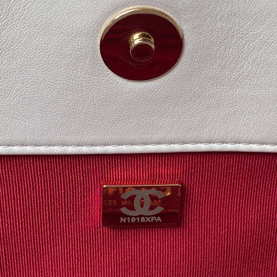 Chanel AS4359 Shopping Bag Shiny Lambskin Gold Metal White - Default Title - View 7
