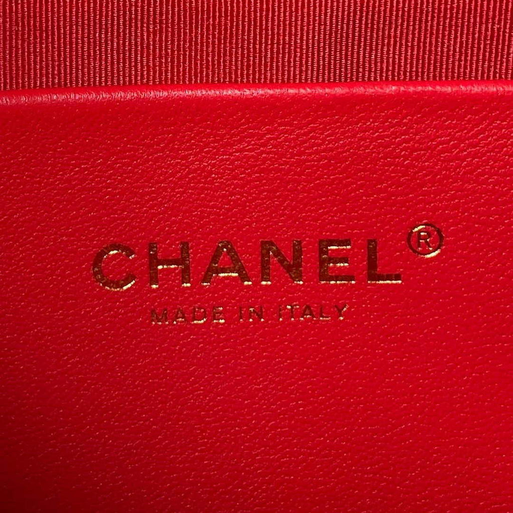 Chanel AS4368 Large HOBO Bag Shiny Crumpled Lambskin & Gold-Tone Metal Red