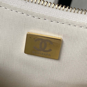 Chanel AS4368 Large HOBO Bag Shiny Crumpled Lambskin & Gold-Tone Metal White - Default Title - View 9