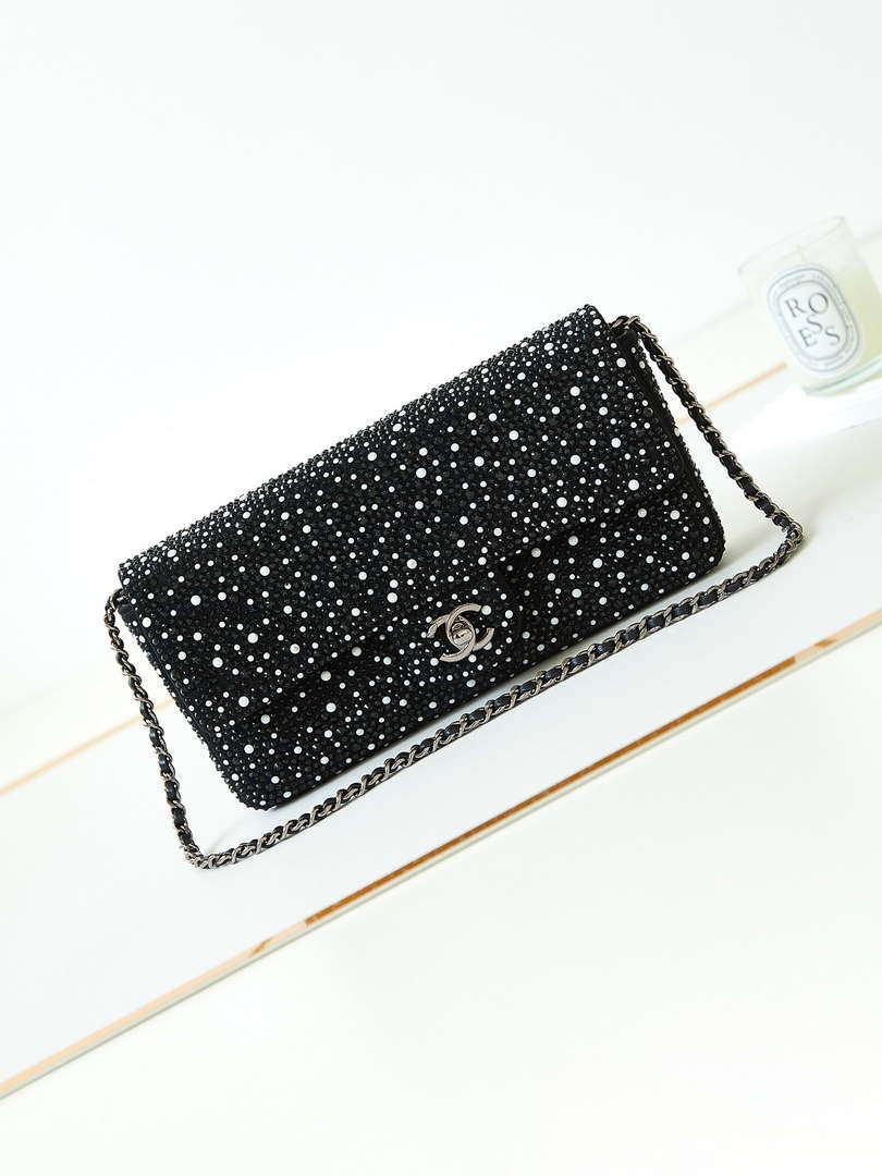 Chanel AS4372 Clutch Bag Strass Crystal Pearls & Ruthenium-Finish Metal - Default Title - View 1