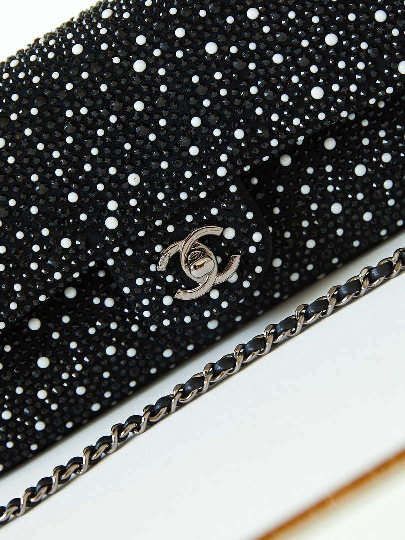 Chanel AS4372 Clutch Bag Strass Crystal Pearls & Ruthenium-Finish Metal - Default Title - View 2