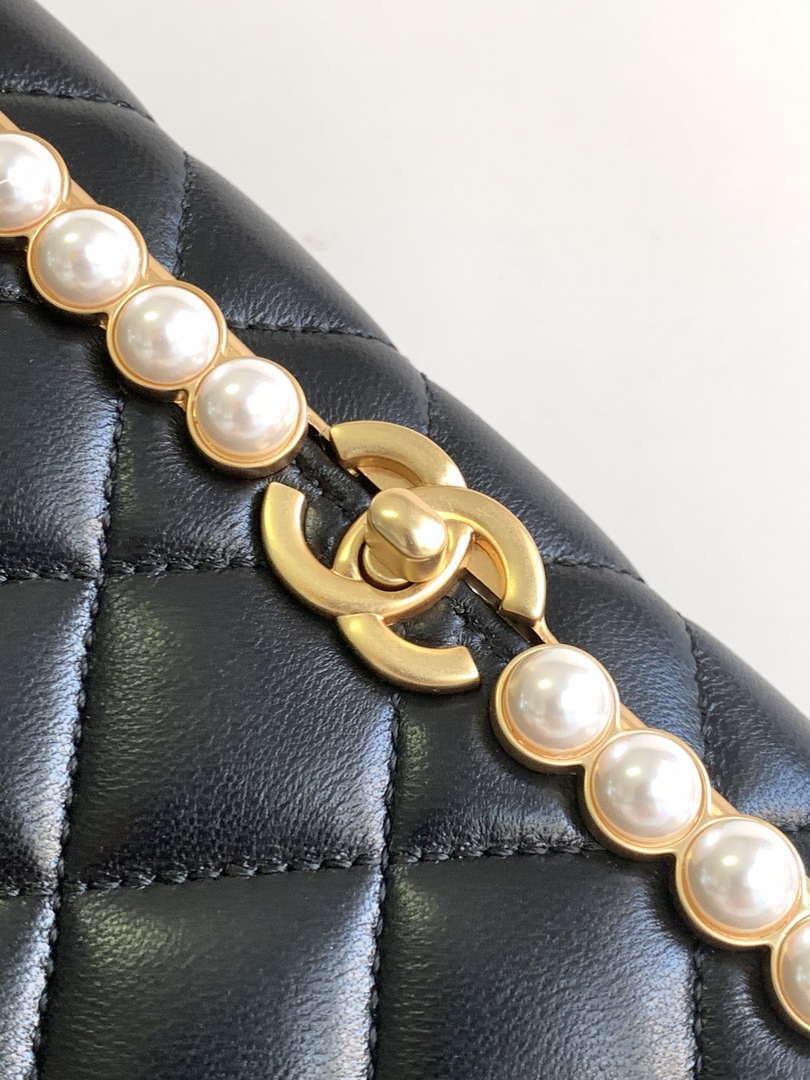 Chanel AS4455 CLUTCH Lambskin Imitation Pearls & Gold Metal Black