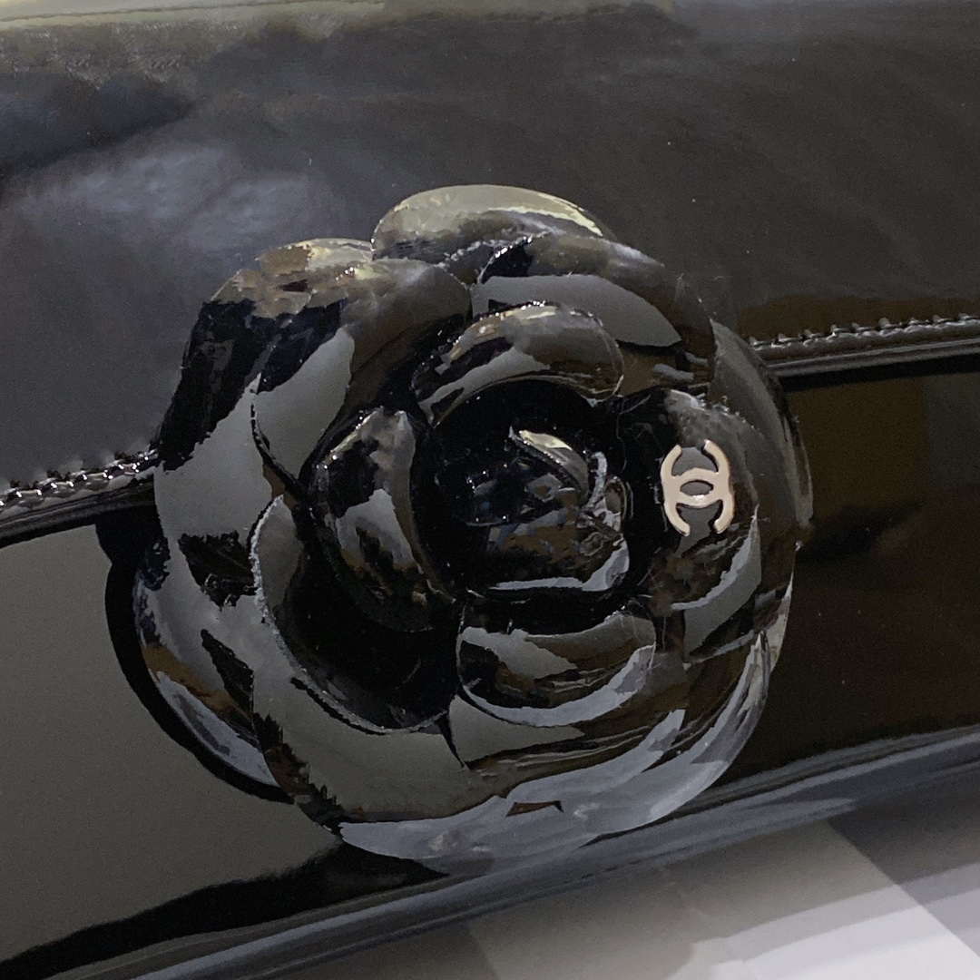 Chanel AS4498 Clutch Flap Bag Patent Calfskin & Gold Metal Black