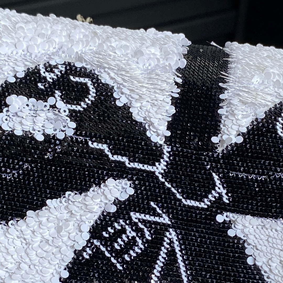 Chanel AS4561 Evening Bag Sequins & Silver-Tone Metal White & Black - Default Title - View 4