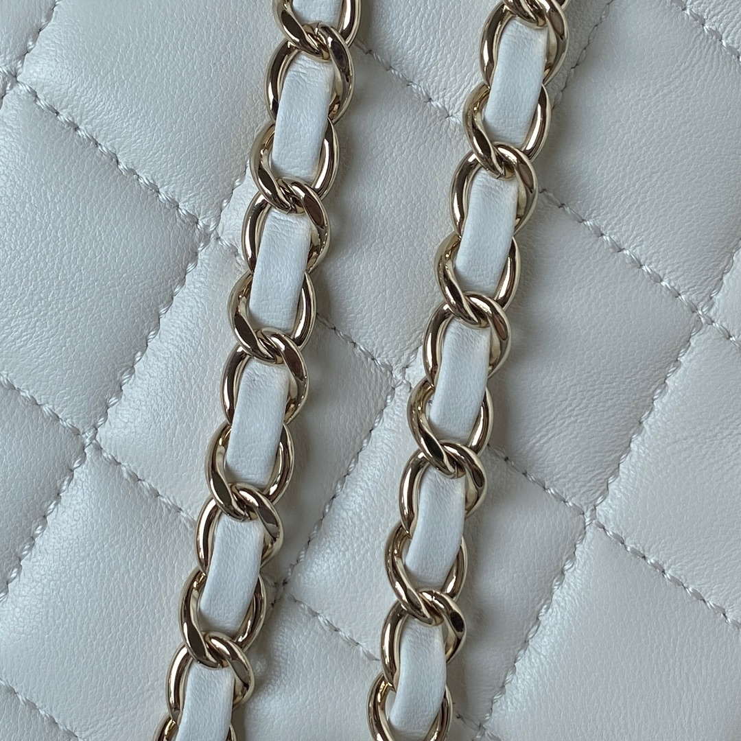 Chanel AS4579 Star Handbag metallic Lambskin gold metal Whtie - Default Title - View 4