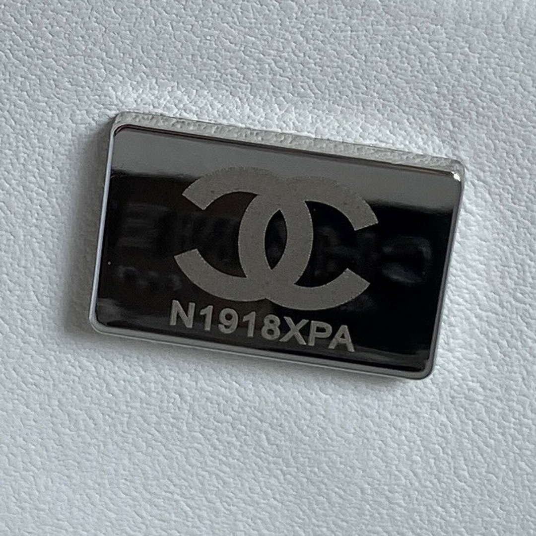 Chanel AS4579 Star Handbag metallic Lambskin gold metal Whtie - Default Title - View 8
