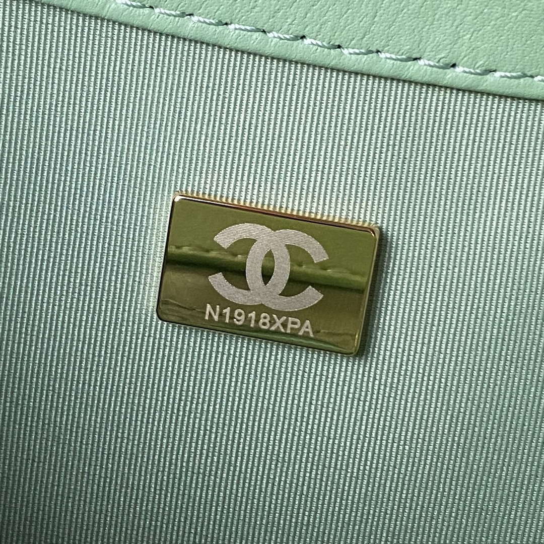 Chanel AS4610 Messenger bag Lambskin Green - Default Title - View 7
