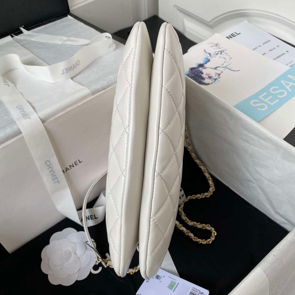 Chanel AS4610 Messenger bag Lambskin White
