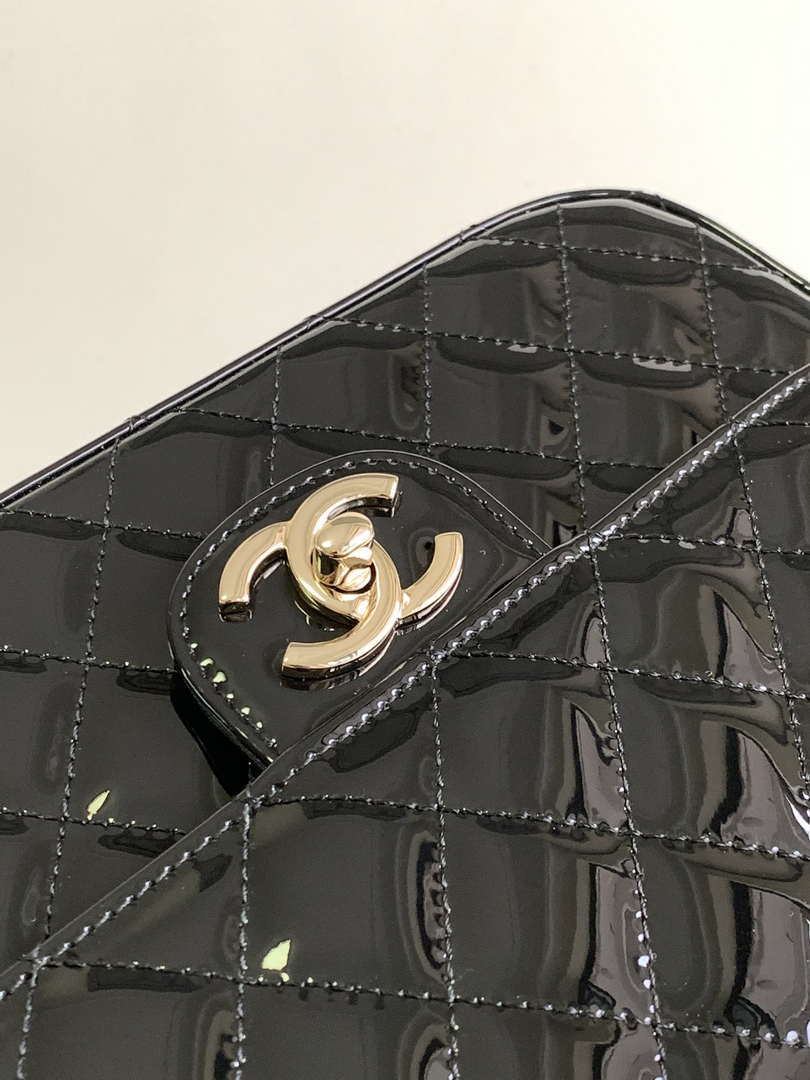 Chanel AS4649 BACKPACK & Star Coin Purse Metallic Calfskin & Gold-Tone Metal Black