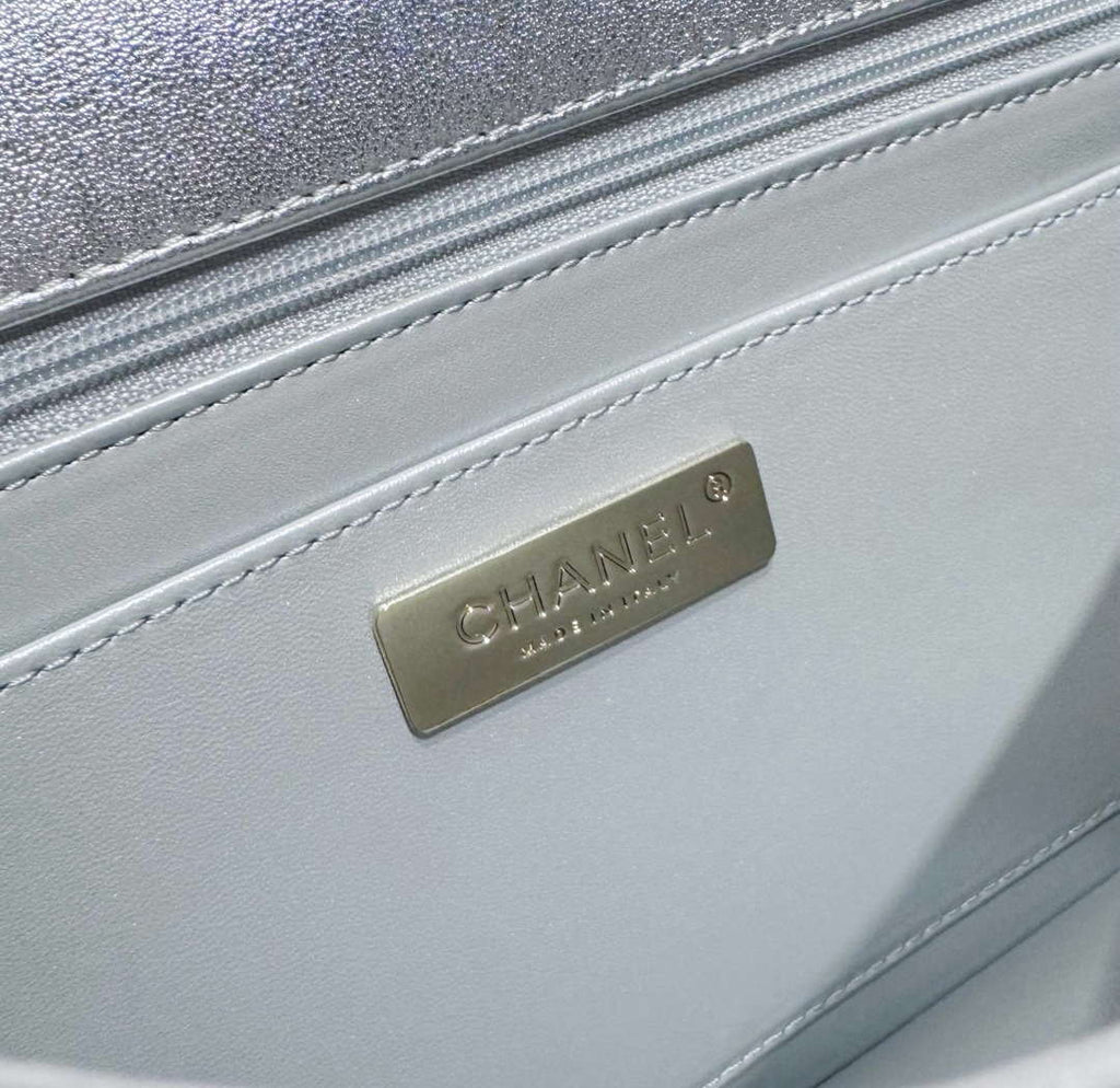 Chanel AS4649 BACKPACK & Star Coin Purse Metallic Calfskin & Gold-Tone Metal Silver