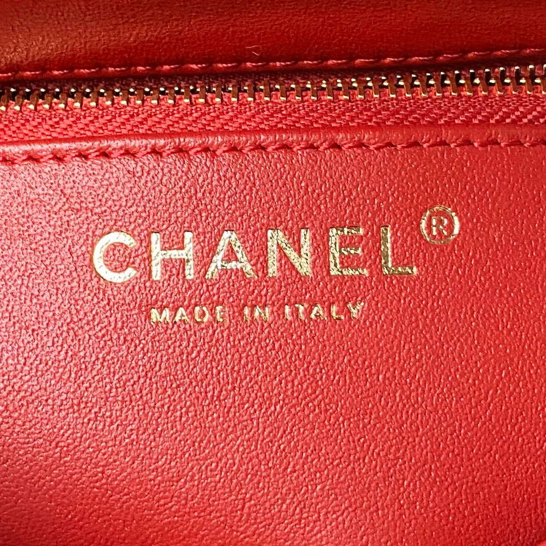 Chanel AS4654 Trendy CC Flap Bag With Top Handle Lambskin & Gold-Tone Metal Red