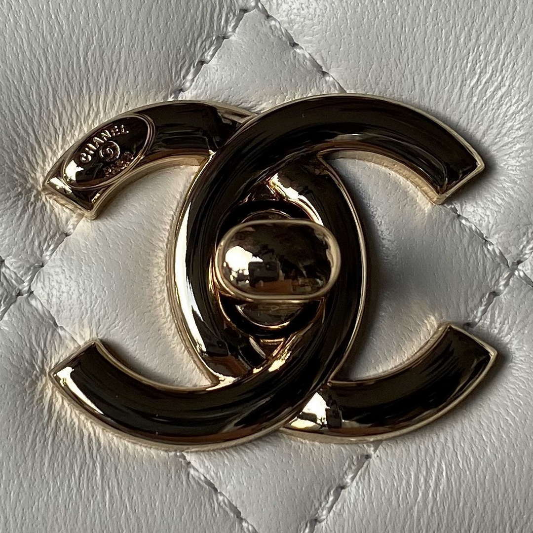 Chanel AS4654 Trendy CC Flap Bag With Top Handle Lambskin & Gold-Tone Metal White