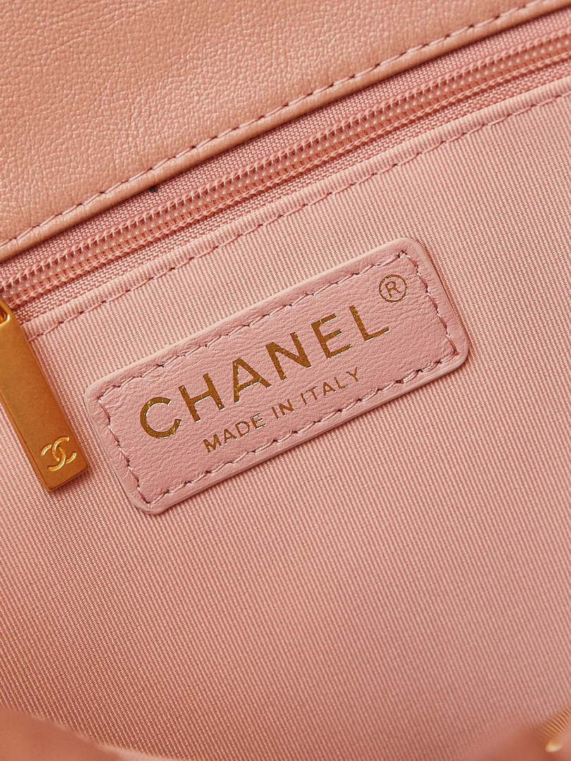 Chanel AS4668 Large Hobo Bag Shiny Calfskin & Gold-Tone Metal Pink
