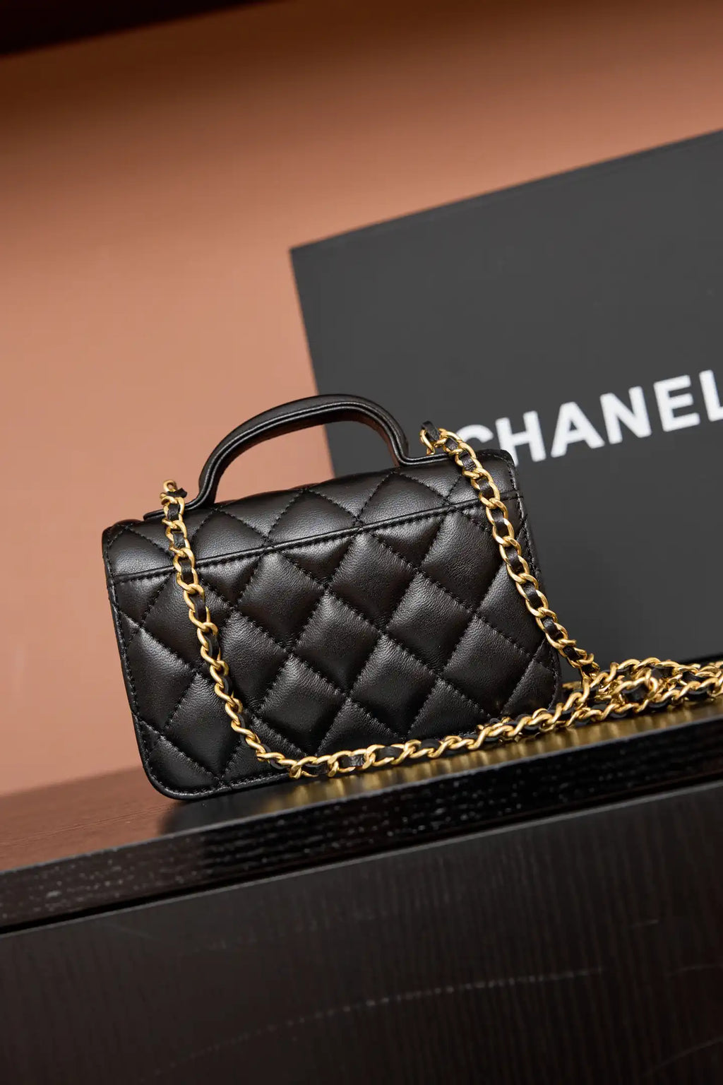Chanel AP4675 25B  Clutch with chain  Shiny Lambskin Gold-Tone Metal  Black