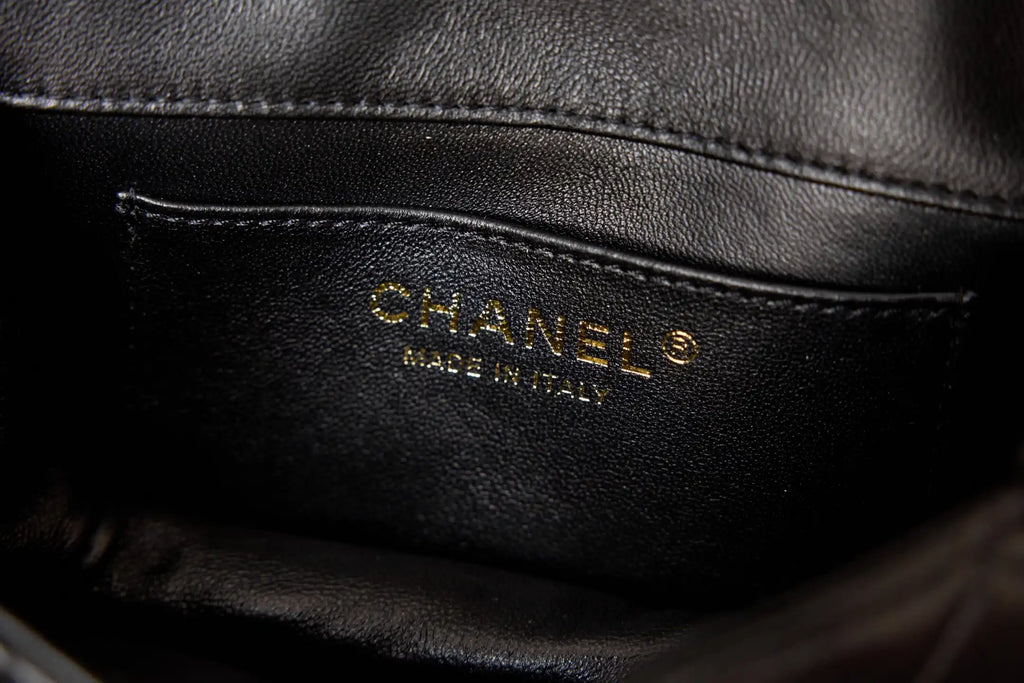 Chanel AP4675 25B  Clutch with chain  Shiny Lambskin Gold-Tone Metal  Black