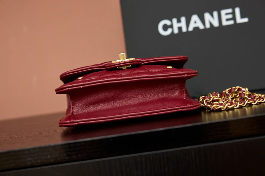 Chanel AP4675 25B  Clutch with chain  Shiny Lambskin Gold-Tone Metal Wine Red