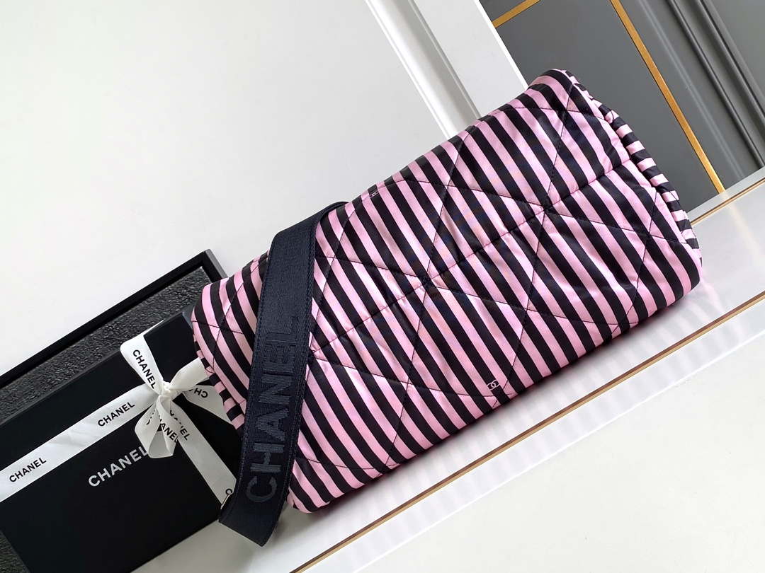 Chanel AS4696 Large Bowling Bag Printed Fabric & Gold-Tone Metal Black & Pink - Default Title - View 4