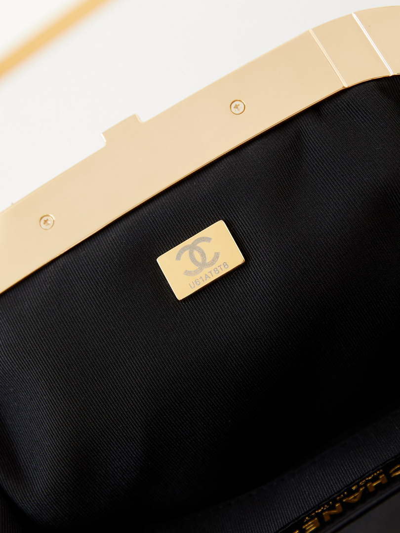 Chanel AS4717 Clutch Lambskin Black