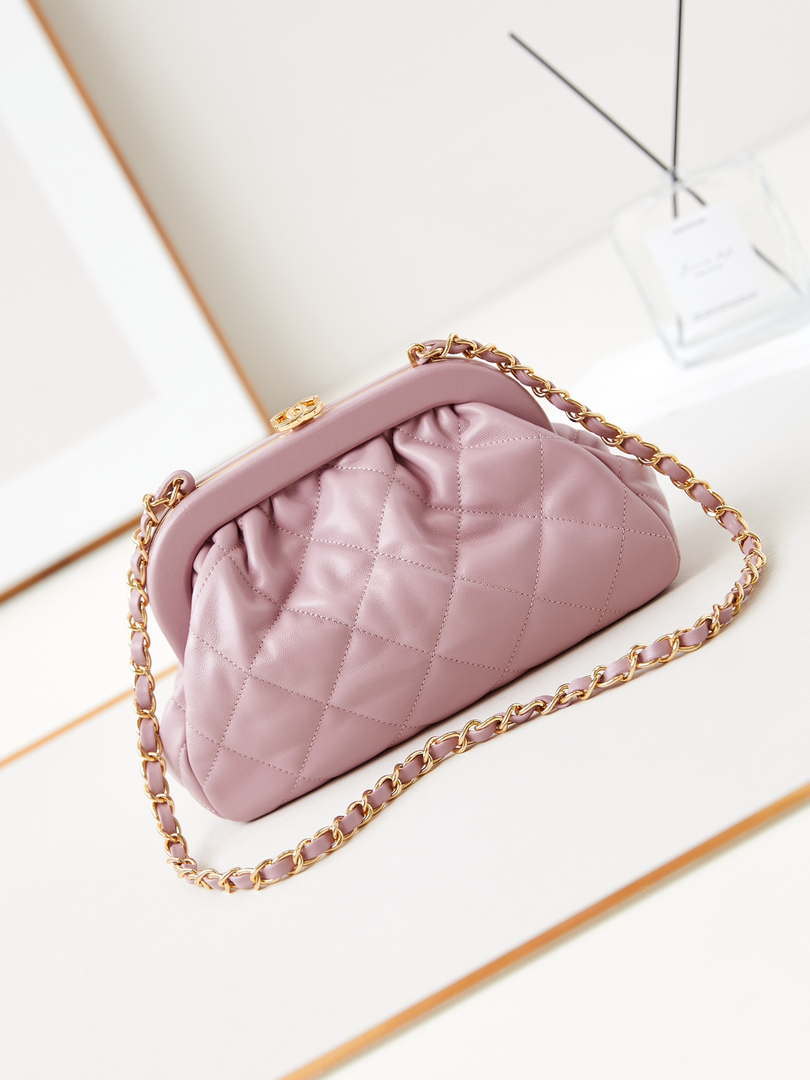 Chanel AS4717 Clutch Lambskin Light Pink