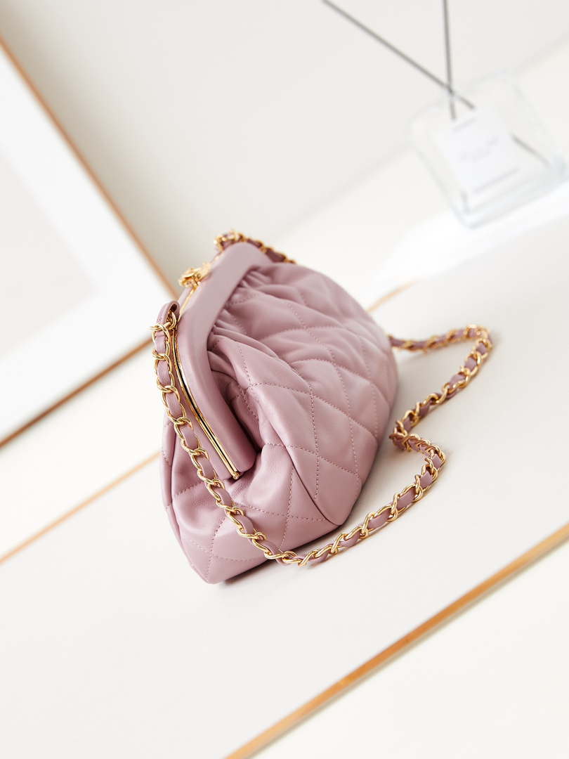 Chanel AS4717 Clutch Lambskin Light Pink