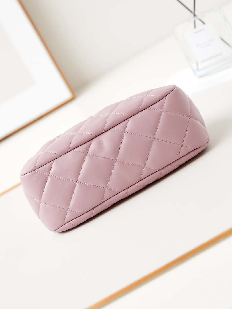 Chanel AS4717 Clutch Lambskin Light Pink