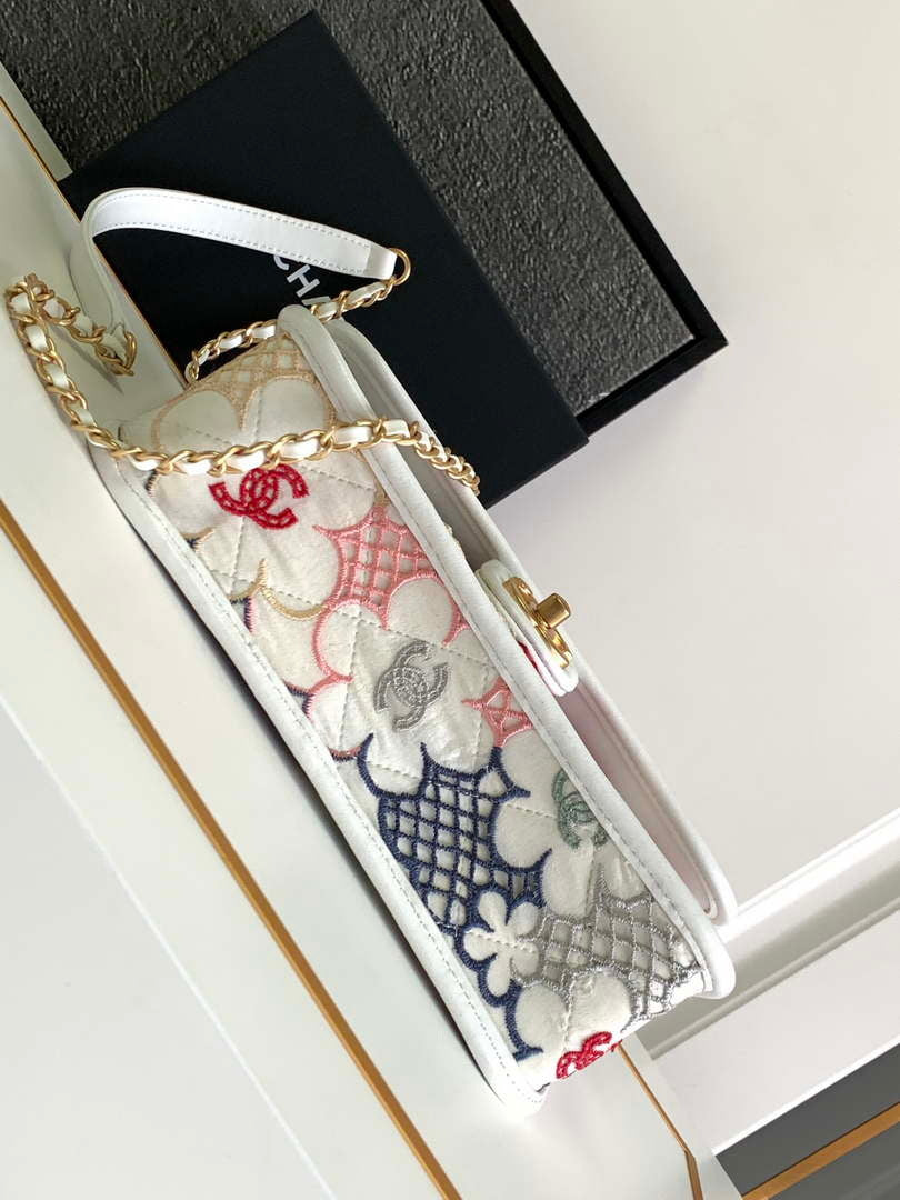 Chanel AS4773 Flap bag Lace Patchwork & Gold-Tone Metal White & Multicolor