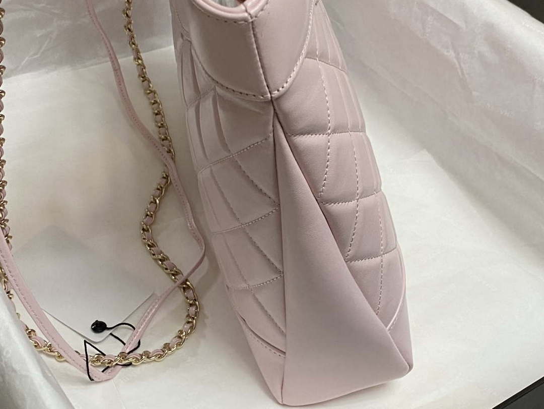 Chanel AS4853 Shopping Bag Shiny Lambskin & Gold-Tone Metal Light Pink
