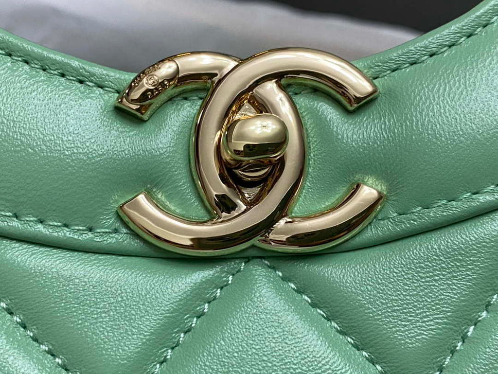 Chanel AS4853 Shopping Bag Shiny Lambskin & Gold-Tone Metal Green