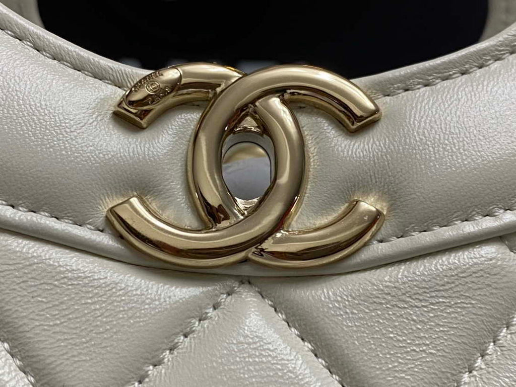 Chanel AS4854 Shopping Bag Shiny Lambskin & Gold-Tone Metal White