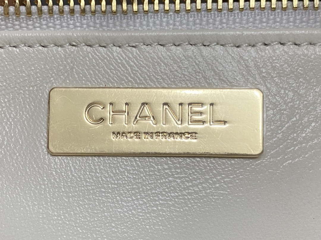Chanel AS4854 Shopping Bag Shiny Lambskin & Gold-Tone Metal White