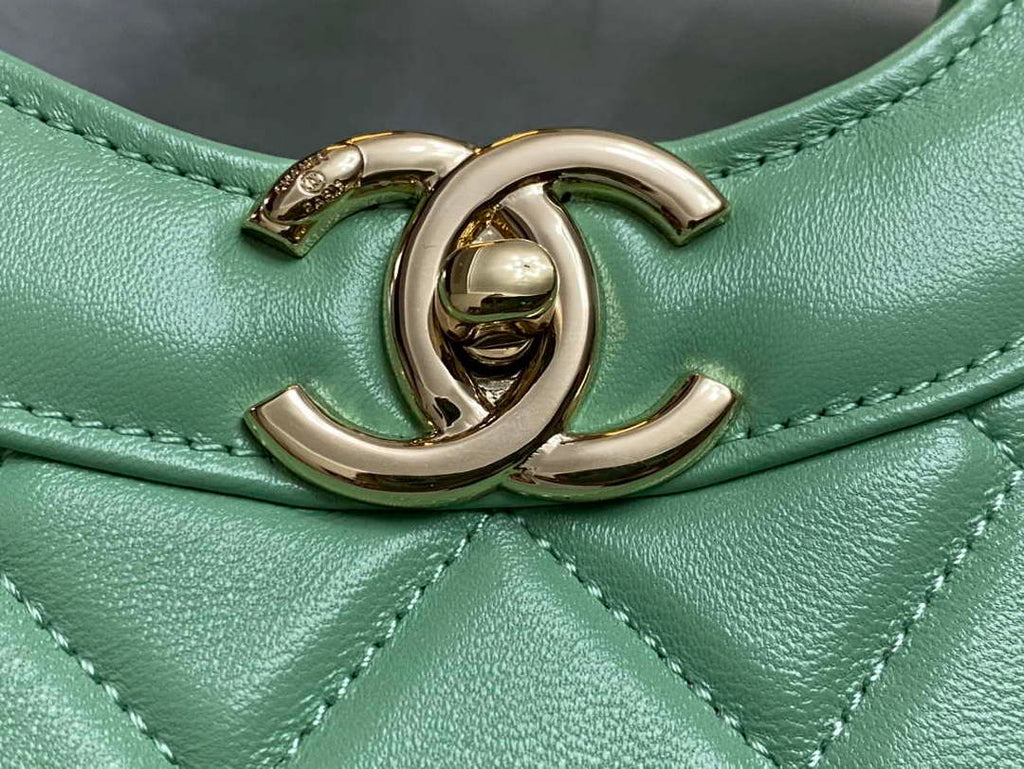 Chanel AS4854 Shopping Bag Shiny Lambskin & Gold-Tone Metal Green