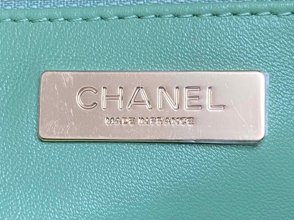 Chanel AS4854 Shopping Bag Shiny Lambskin & Gold-Tone Metal Green