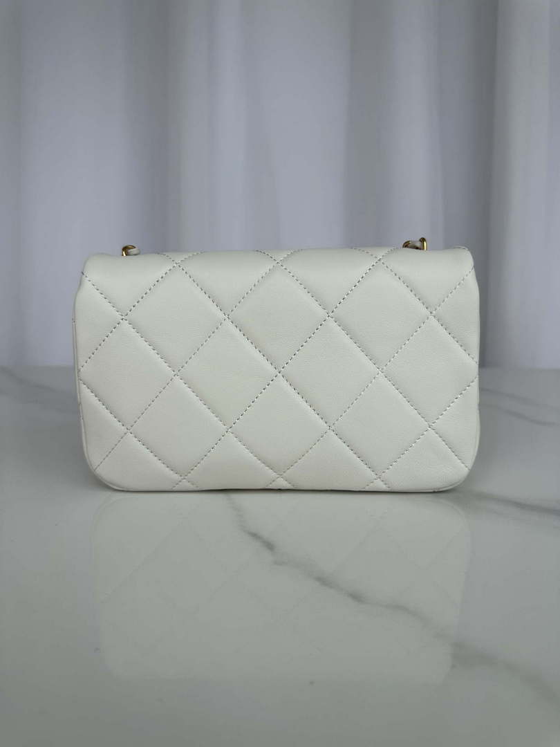 Chanel AS4861 Small Flap Bag Pearly Lambskin Imitation Pearls & Gold-Tone Metal White