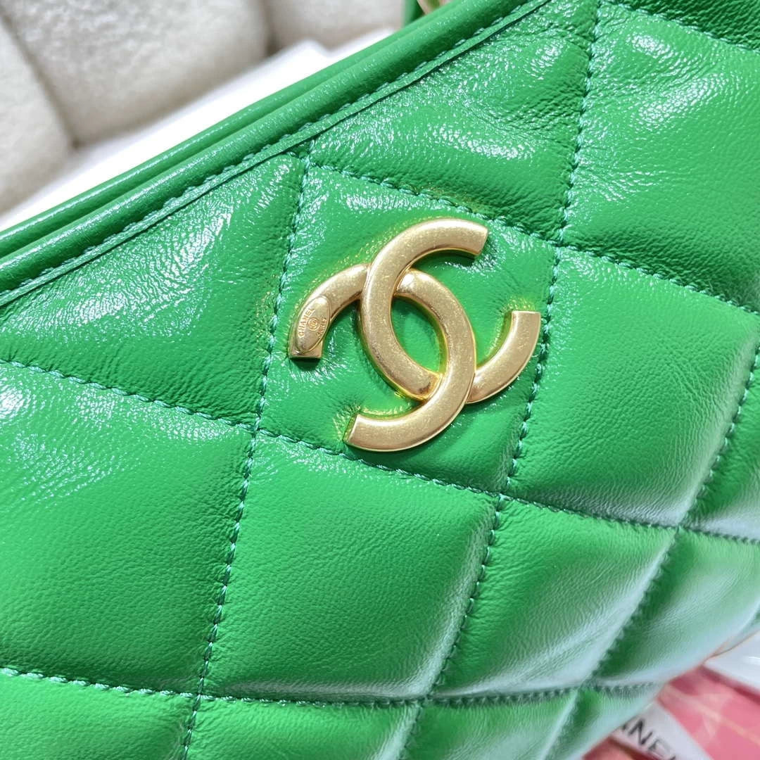 Chanel AS4912 Meduim Hobo Shiny Lambskin & Gold-Tone Metal Green