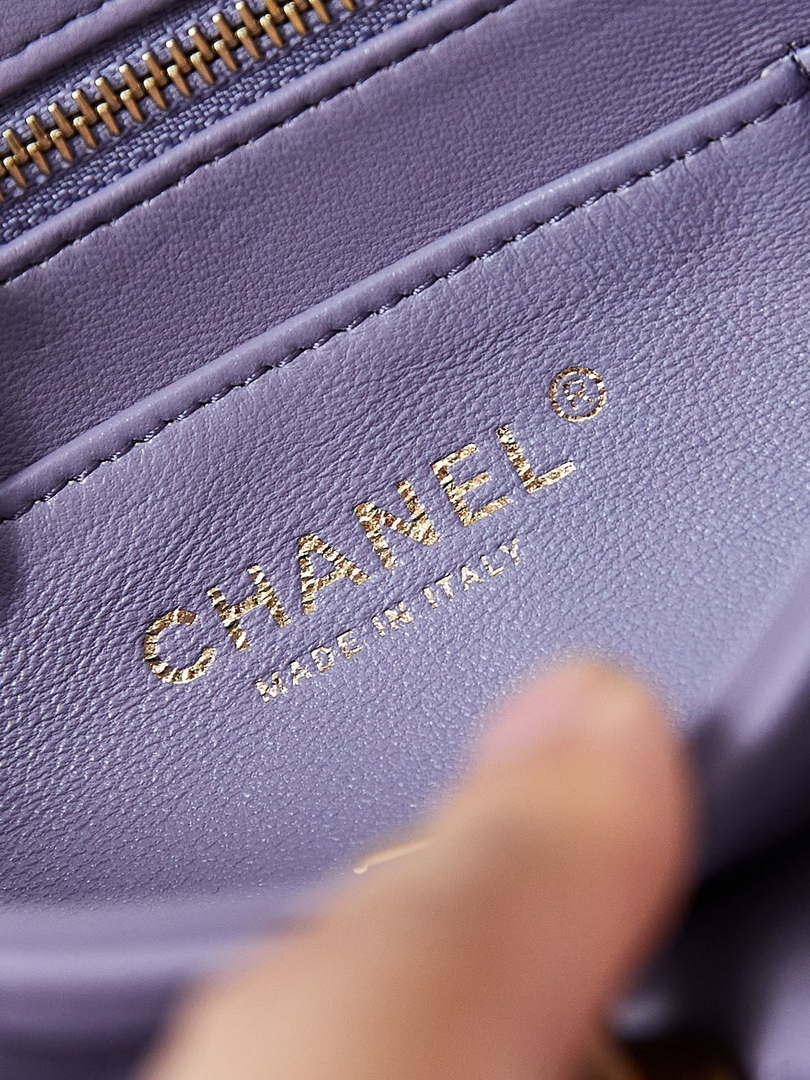 Chanel AS5011 Flap bag Shiny Lambskin Imitation Pearls & Gold-Tone Metal Light Purple