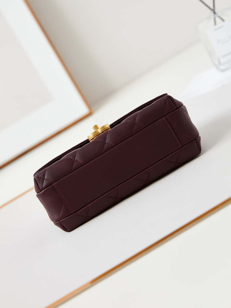 Chanel AS5011 Flap bag Shiny Lambskin Imitation Pearls & Gold-Tone Metal Wine Red
