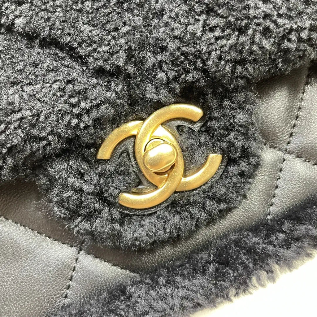 Chanel AS5149 Flap Bag Shearling Lambskin & Gold-Tone Metal Black