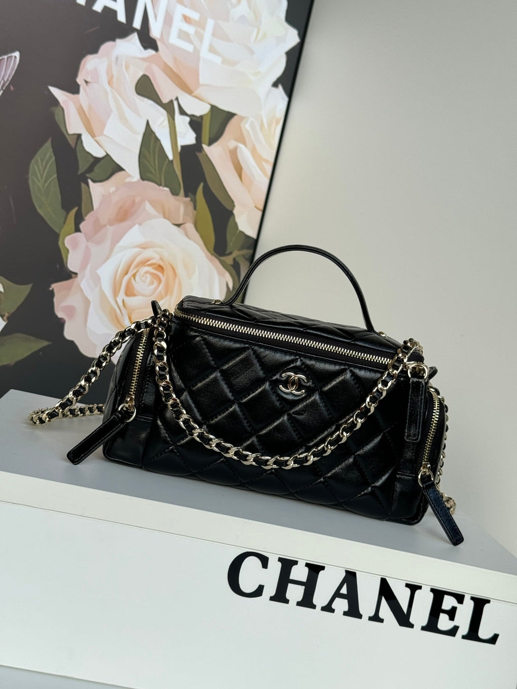 Chanel AS5222 Vanity Case Shiny Crumpled Lambskin & Gold-Tone Metal Black