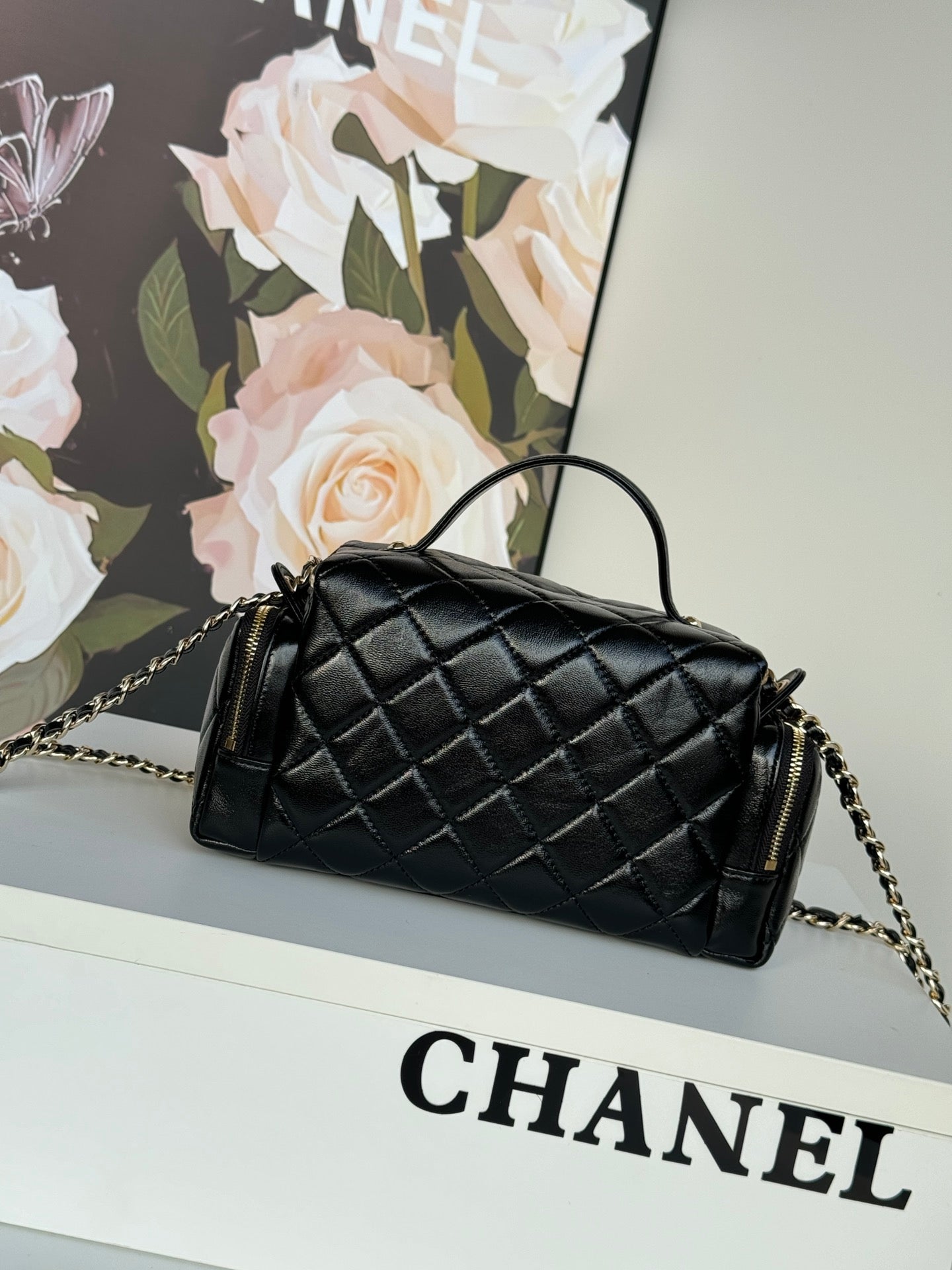 Chanel AS5222 Vanity Case Shiny Crumpled Lambskin & Gold-Tone Metal Black