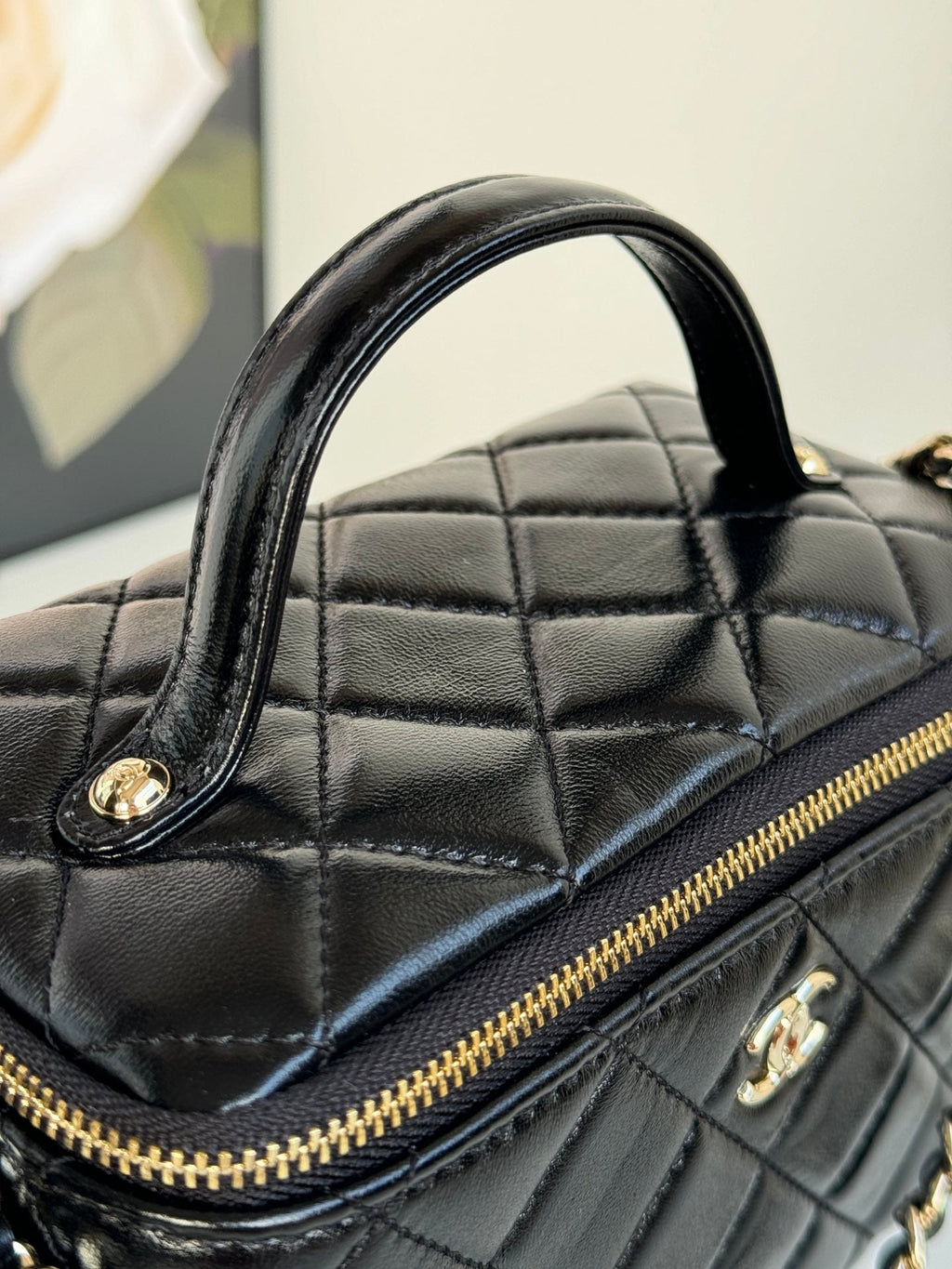 Chanel AS5222 Vanity Case Shiny Crumpled Lambskin & Gold-Tone Metal Black