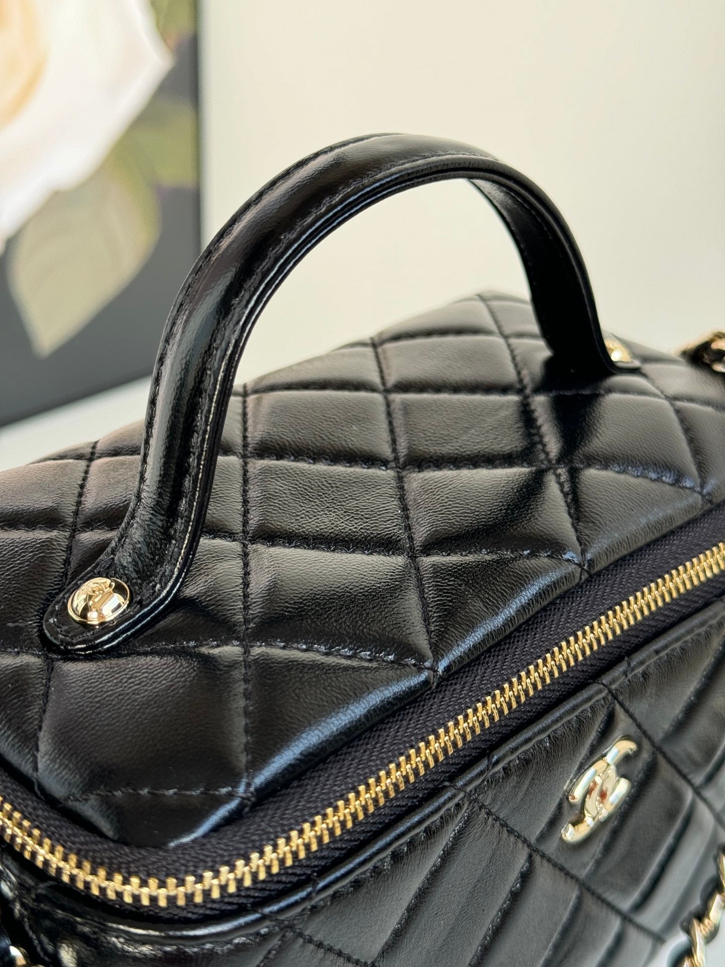 Chanel AS5222 Vanity Case Shiny Crumpled Lambskin & Gold-Tone Metal Black