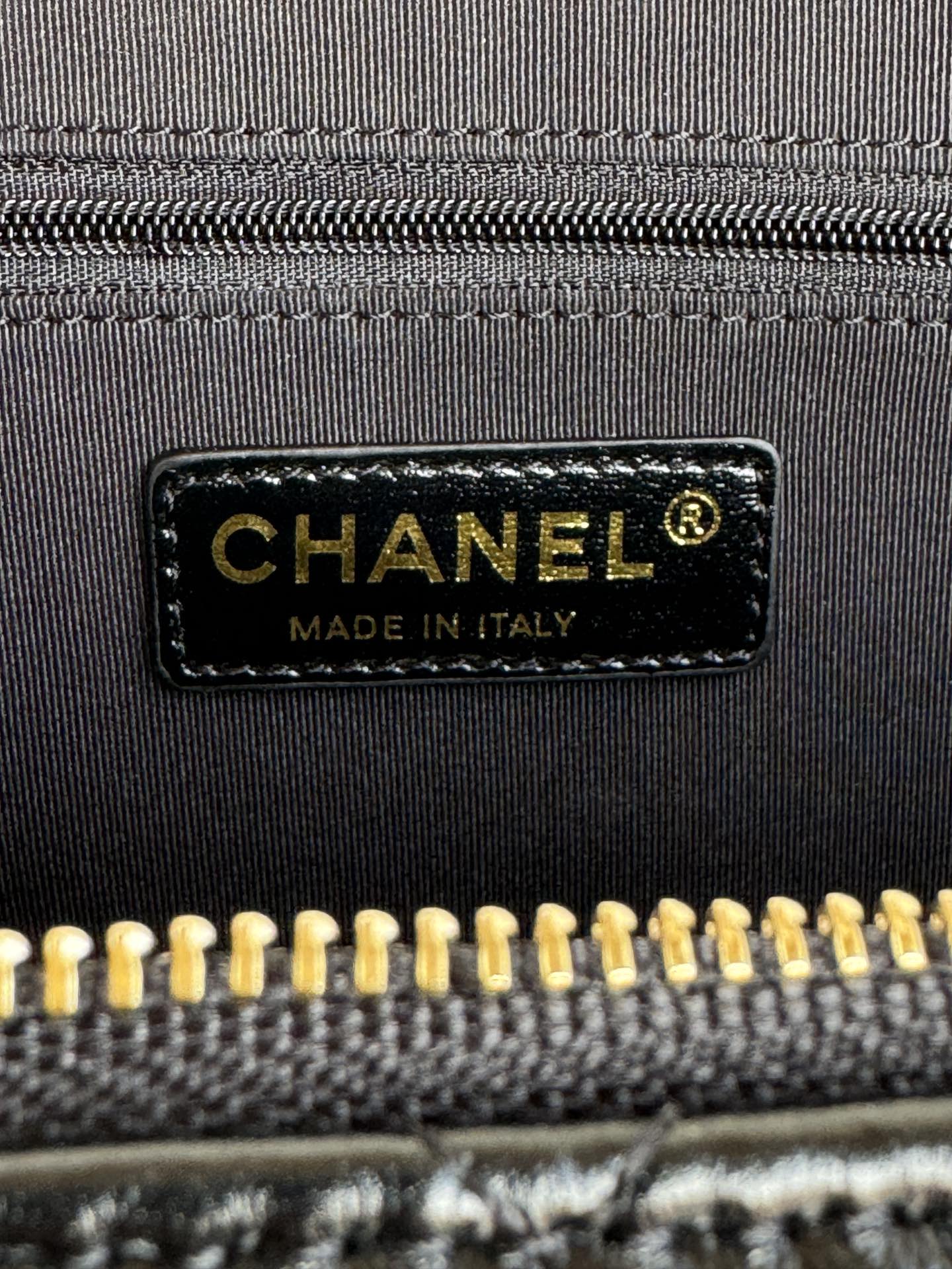 Chanel AS5222 Vanity Case Shiny Crumpled Lambskin & Gold-Tone Metal Black - Default Title - View 8