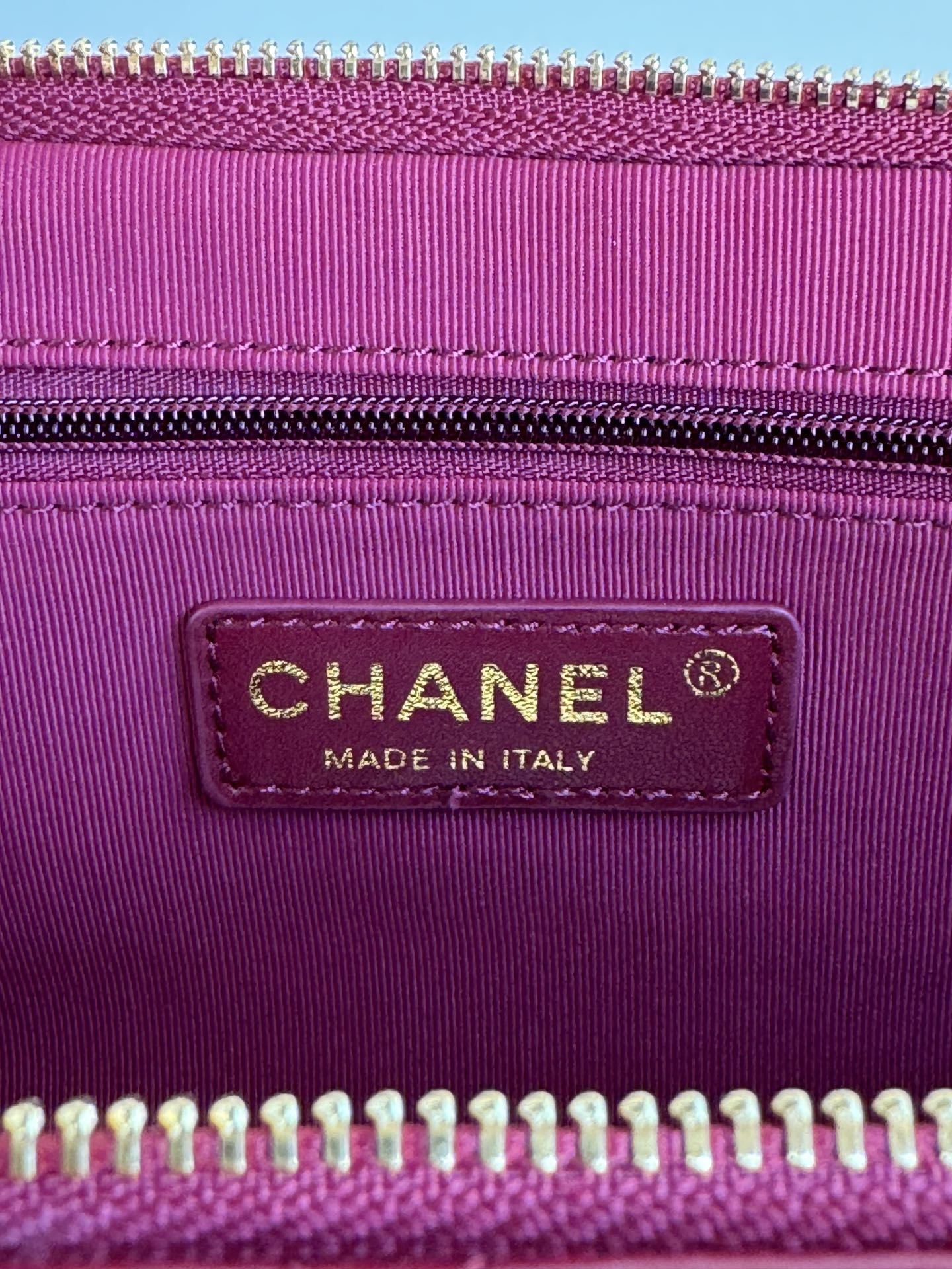 Chanel AS5222 Vanity Case Shiny Crumpled Lambskin & Gold-Tone Metal Wine Red