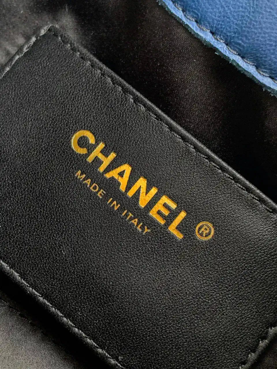 Chanel AS5631 Mini Hobo Tweed & Gold-Tone Metal dark Blue