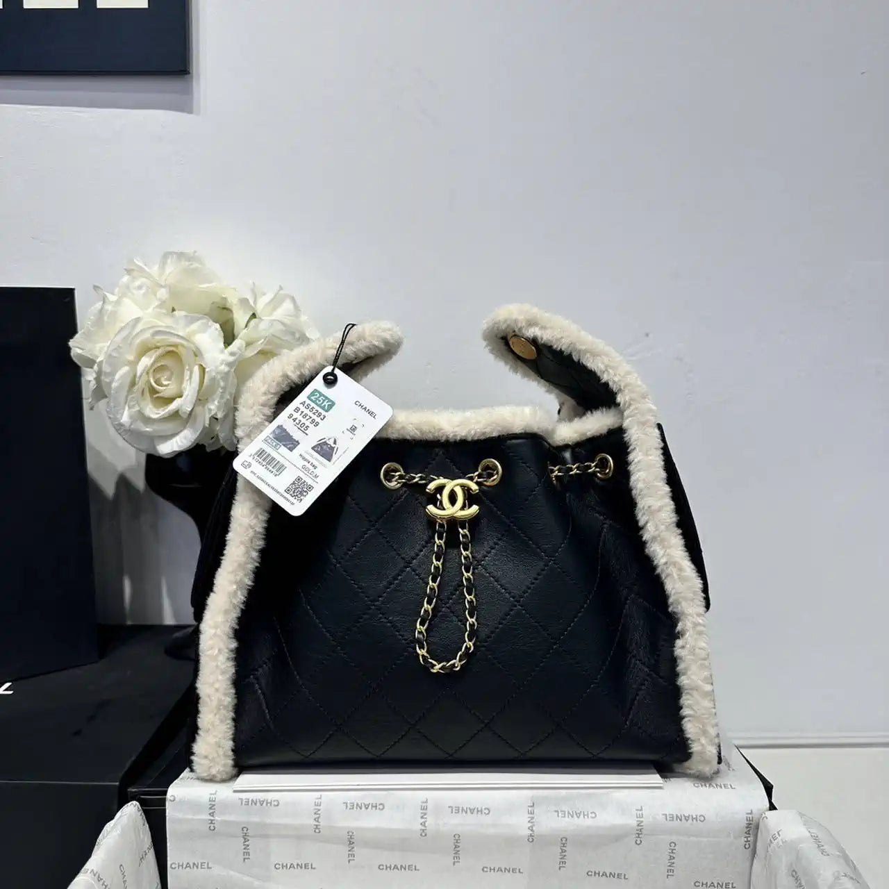 Chanel AS5293 Small Hobo Calfskin & Gold-Tone Metal Black &Wool