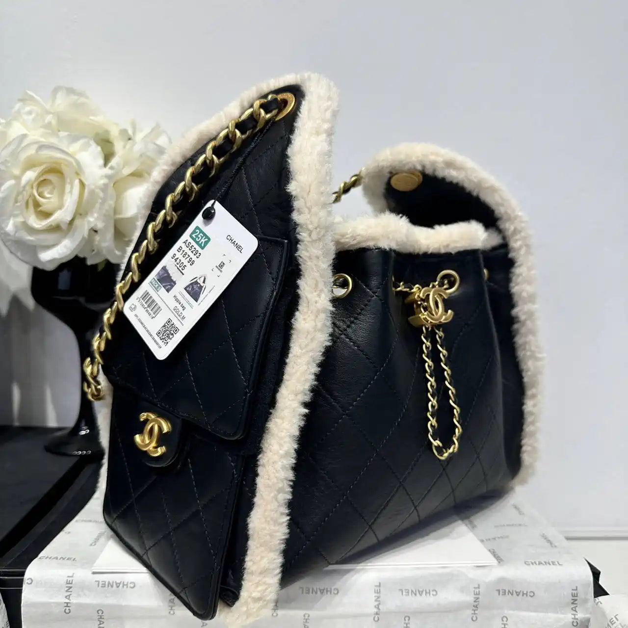Chanel AS5293 Small Hobo Calfskin & Gold-Tone Metal Black &Wool