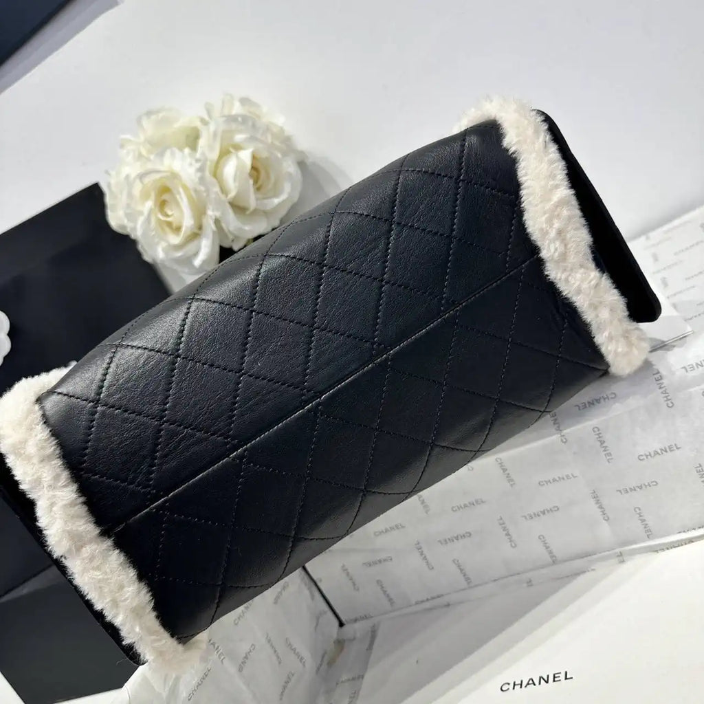 Chanel AS5293 Small Hobo Calfskin & Gold-Tone Metal Black &Wool