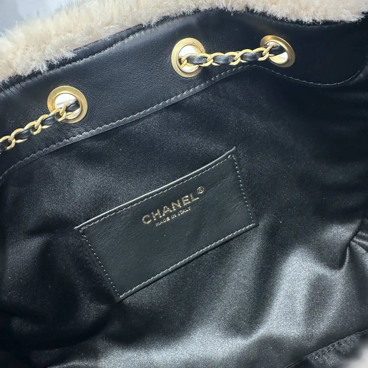 Chanel AS5293 Small Hobo Calfskin & Gold-Tone Metal Black &Wool