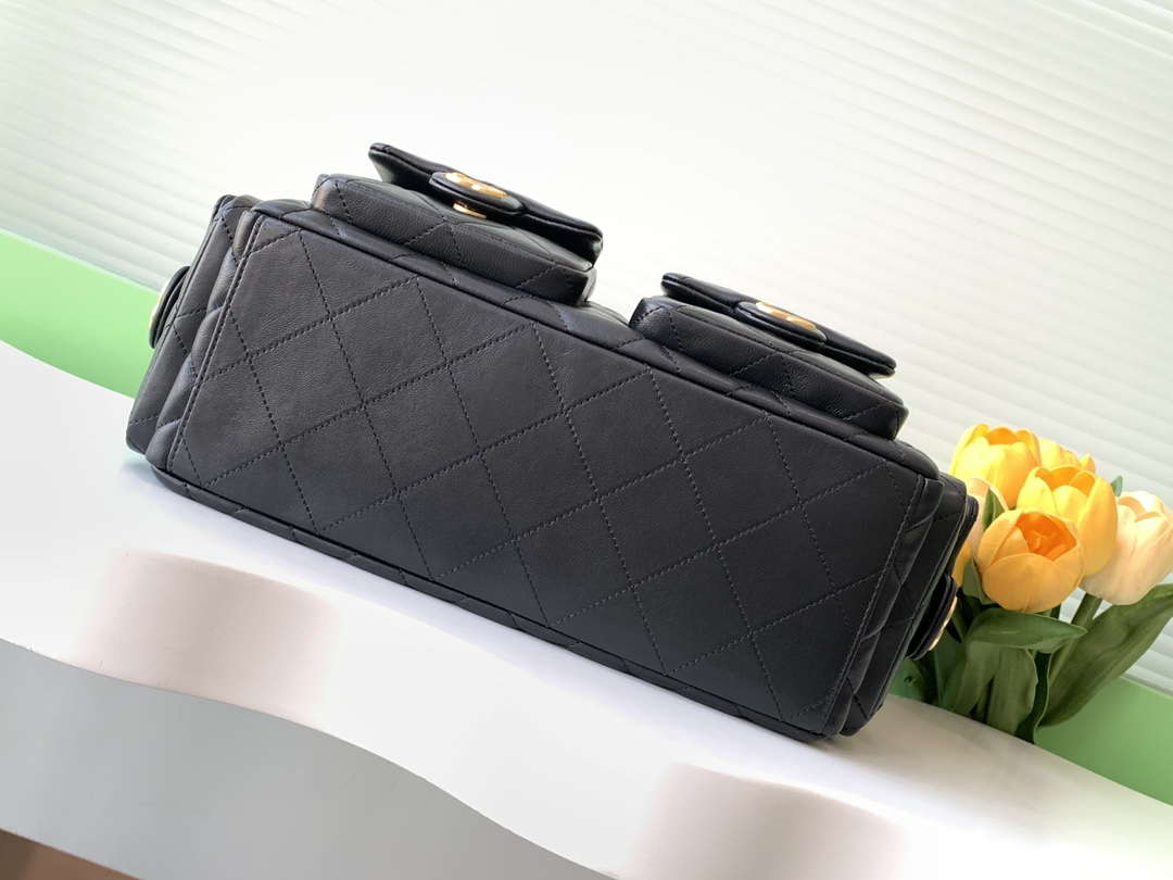 Chanel AS5302 Hobo Shiny Lambskin & Gold-Tone Metal Black